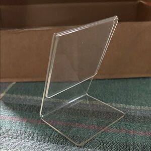 22 Clear Acrylic 2 1/2 x 3 1/2 frames.